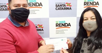O município de Cerro Negro recebeu cinco cartões, os quais foram entregues pelo secreta´rio de Estado de Desenvolvimento Social, Claudinei Marques.