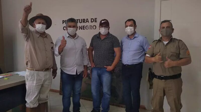 Prefeito Ademilson Conrado recebeu a visita do prefeito Tito Pereira Freitas
