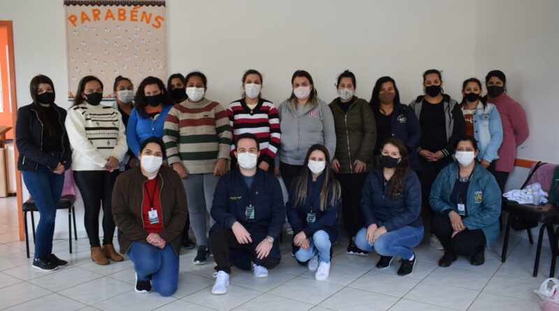 Odontólogos do município de Cerro Negro realizam palestra as gestantes participantes do Programa Violetas