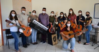 CRAS Lúcia Aparecida Mocelin adquire novos instrumentos musicais