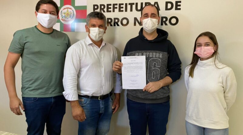 Novo servidor aprovado no Concurso Público integra o quadro de funcionários do município de Cerro Negro