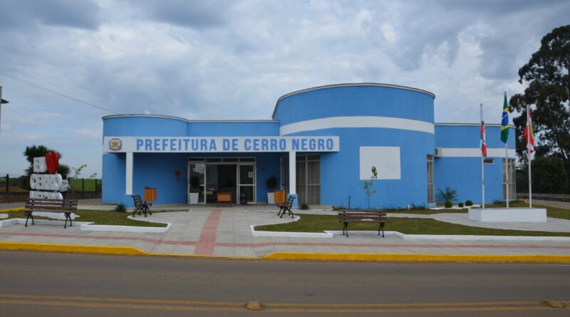 Inaugurada a revitalização da sede da prefeitura de Cerro Negro